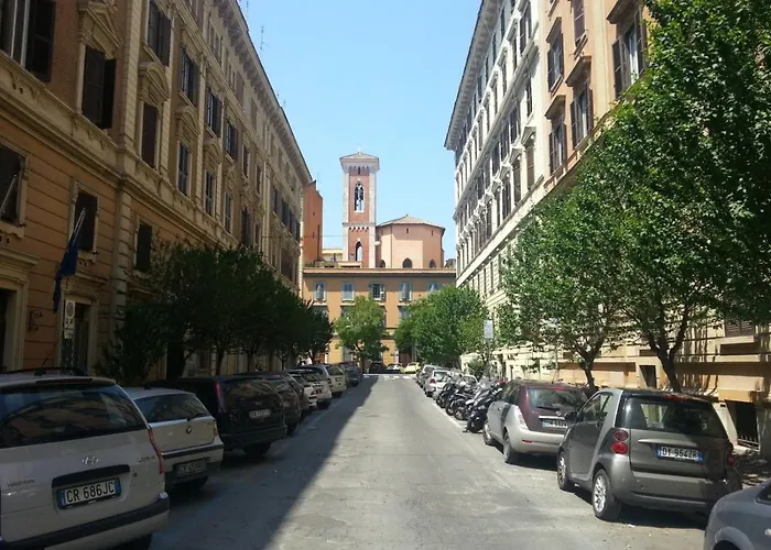 Vatican Town Oda ve Kahvaltı 4*